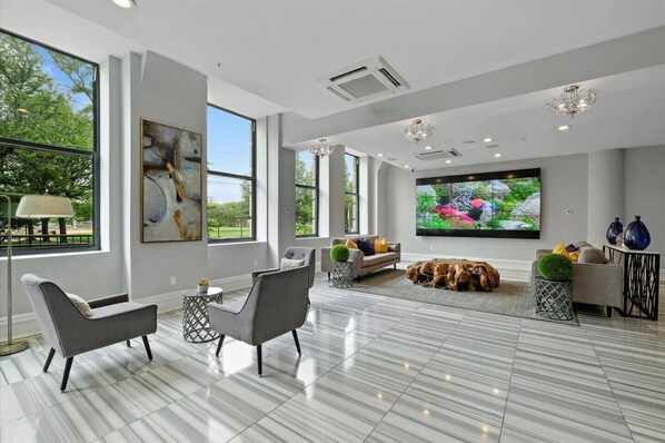 المنشأة من الداخل