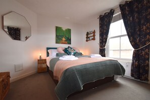 2 habitaciones, escritorio, tabla de planchar con plancha y wifi gratis 