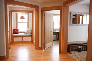 Interior - Third Cliff Scituate....Easy walk to Downtown and Peggoty and SPIT beaches (Scituate)