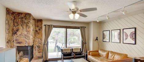 Smart TV, fireplace, foosball, table tennis