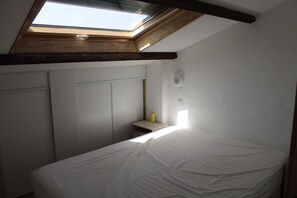 2 Schlafzimmer, Bügeleisen/Bügelbrett, Bettwäsche