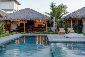 Outdoor pool, open 9:00 AM to 7:30 PM, sun loungers - Vilarejo Preá (Cruz)
