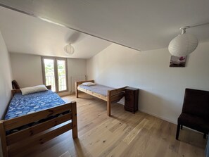 3 chambres, lit parapluie, Wi-Fi, draps fournis