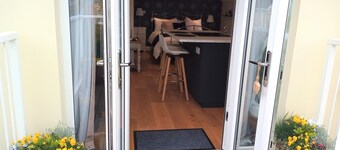 Self catering apartment for 2 + cot - dog friendly, near Bideford, North Devon