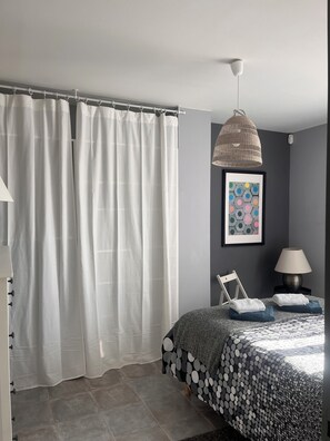 5 chambres, fer et planche à repasser, lit parapluie, Wi-Fi gratuit