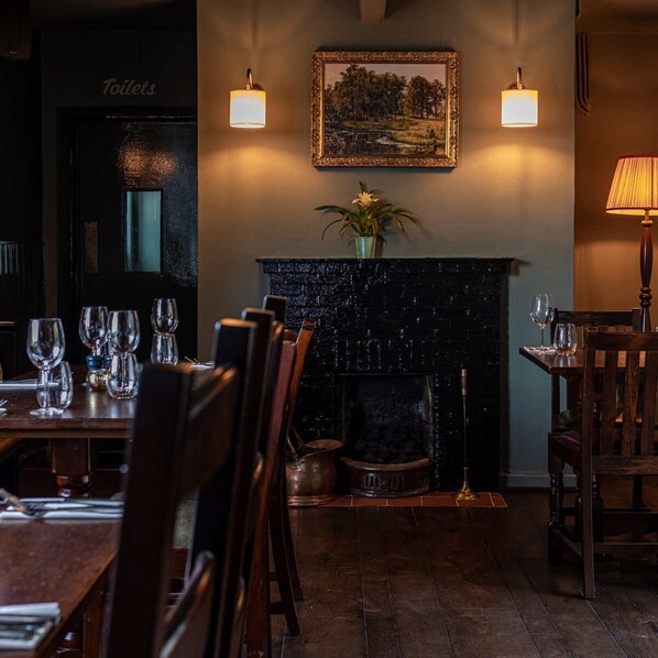 Restaurant - Three Swallows (Holt)