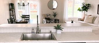 Beautiful And Cozy 3 Bedroom home in the heart of R.C.!