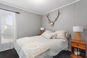 3 bedrooms, free WiFi, bed sheets