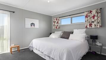 3 bedrooms, free WiFi, bed sheets