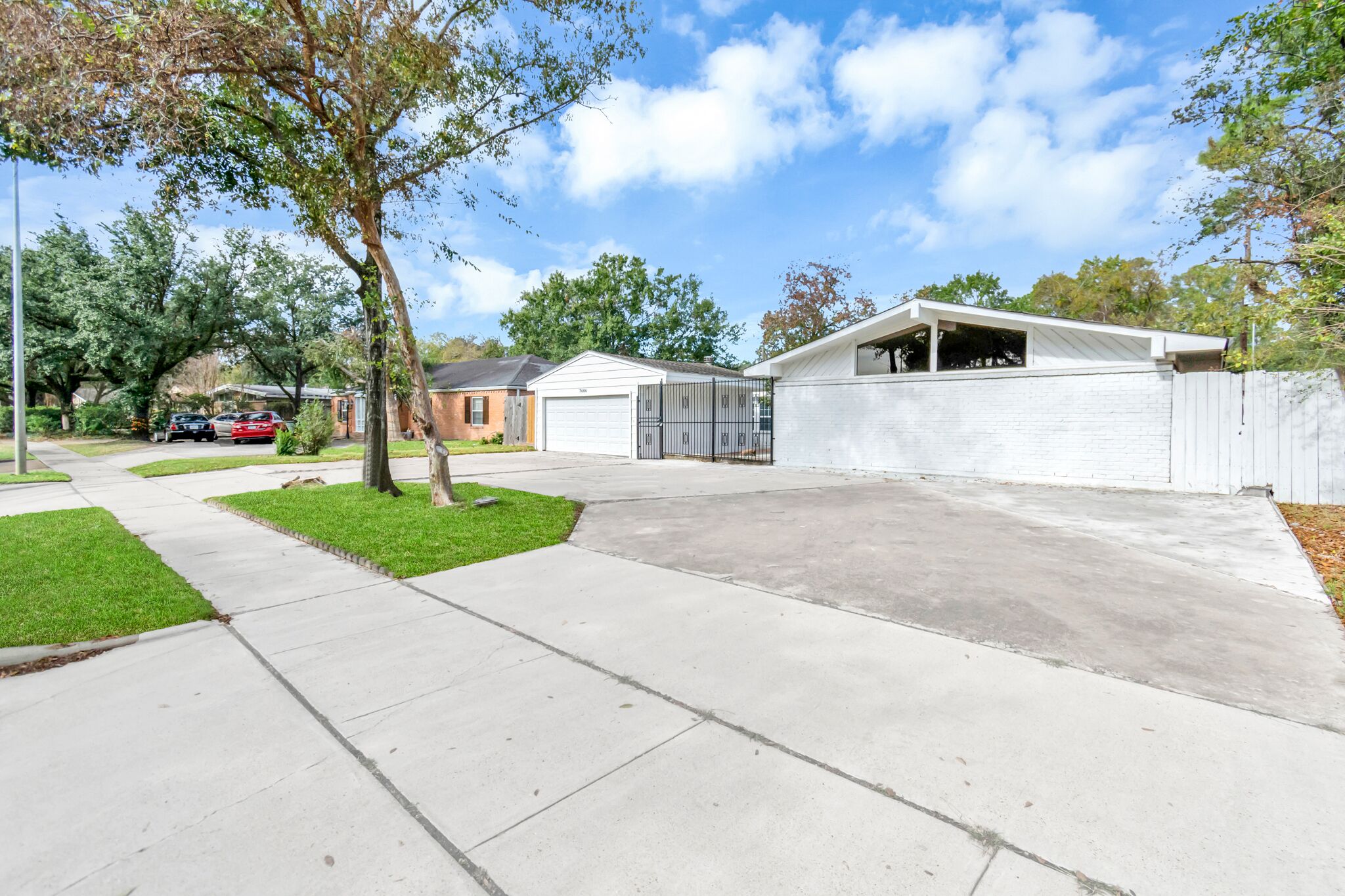 Houston Galleria Executive Home - 5 minutes to Galleria Mall.