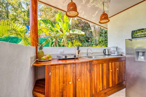 Eco-friendly 1 bedroom 300 Mts from beach and town
