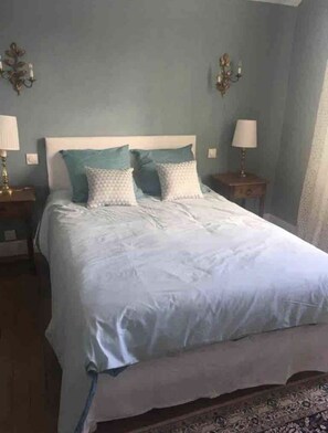 3 chambres, fer et planche à repasser, Wi-Fi gratuit, draps fournis