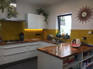 Fridge, microwave, oven, stovetop - Architect-designed family home, central Crouch End (London)