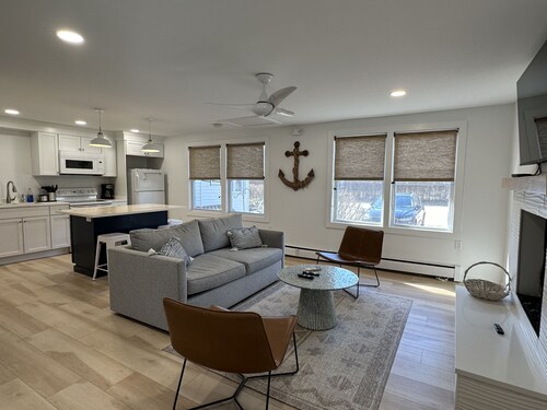 Charming 2-bedroom apartment, 2 minutes from the beach!