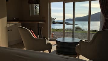 Deluxe Double Room, Ensuite, Sea View (Maelstrom) | Interior