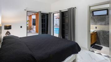 4 bedrooms, iron/ironing board, travel crib, WiFi (free)