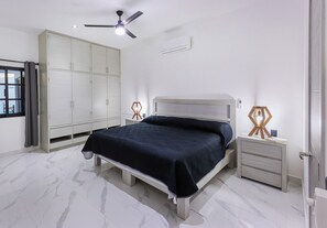 4 bedrooms, iron/ironing board, travel crib, free WiFi