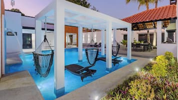 Piscine extérieure, piscine chauffée