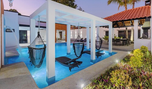 Casa Palxocotl with Private Pool and Pickleball Court for large groups.