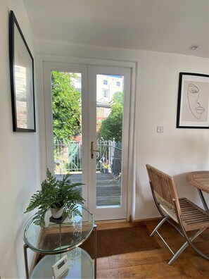 Deluxe House, Private Bathroom | Interior - Prime Location- Detached Clifton Home With Parking (Bristol)