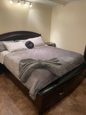 1 bedroom, free WiFi, bed sheets