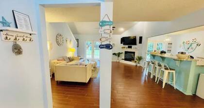 Cozy 5 BR Beach Access Outdoor Gazebo Villa