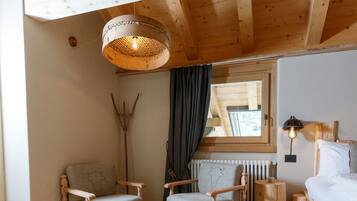 Elite Double Room | Premium bedding, down comforters, pillowtop beds, minibar