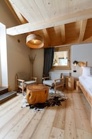 Elite Double Room | Premium bedding, down comforters, pillowtop beds, minibar