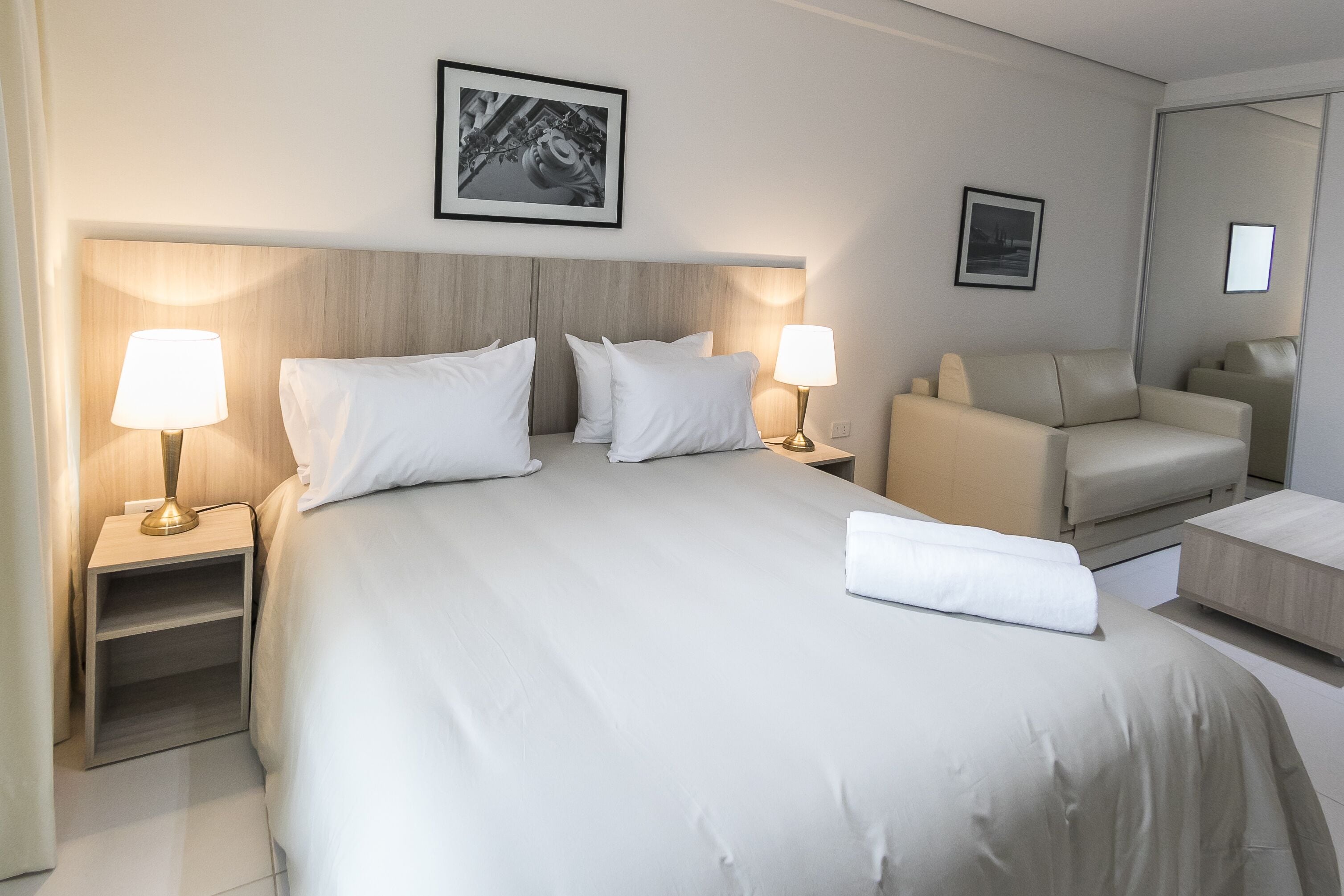 Ropa de cama de alta calidad, cubrecamas y colchones con pillow-top 