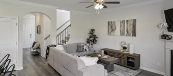 Lavish 4BR/3BA Home with Pool, Grill, Video Games, King Bed
