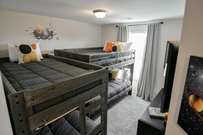 4 Schlafzimmer, Bügeleisen/Bügelbrett, kostenloses WLAN, Bettwäsche