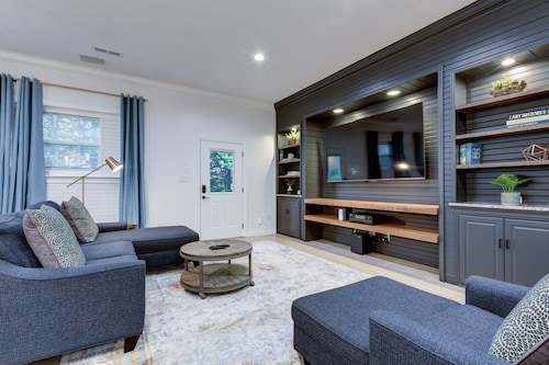 Deacon Stays: The Cottage - Walk to WFU