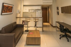 Traditional Studio | Living area