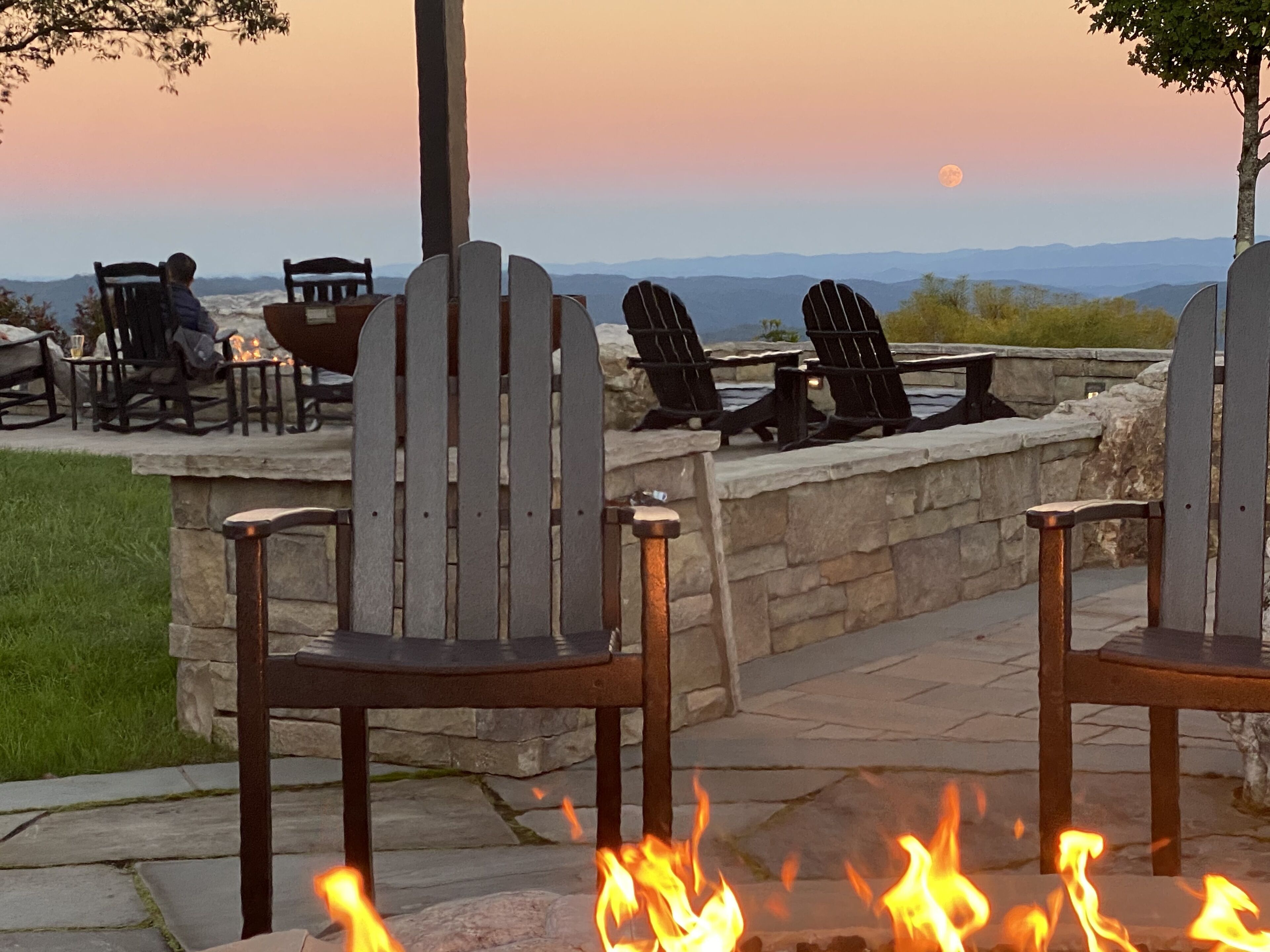 المنطقة المحيطة بالمنشأة