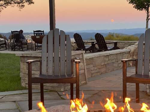 Modern Holiday Penthouse by Yule! 