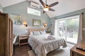 4 bedrooms, desk, iron/ironing board, free WiFi