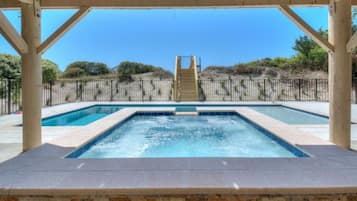 Piscine extérieure, piscine chauffée