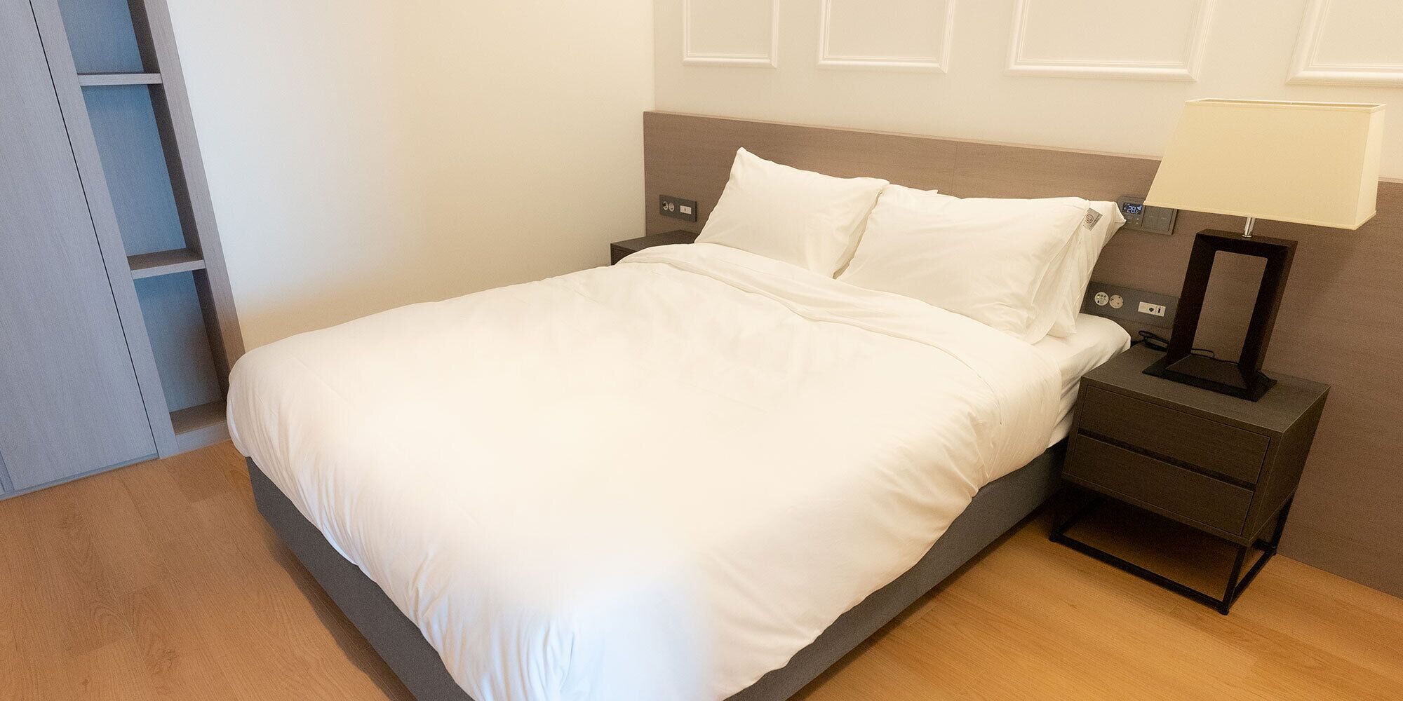 Coffres-forts dans les chambres, Wi-Fi gratuit, draps fournis