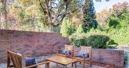 Deacon Stays: Double House at Idlewilde - Walk to WFU - Sleeps 16