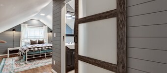 Deacon Stays: Double House at Idlewilde - Walk to WFU - Sleeps 16