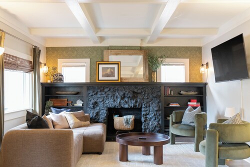 Cozy Main Floor Unit 3 mins to DT Spokane!