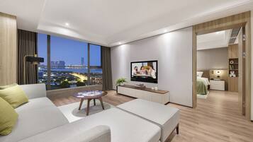 Executive Apartment, 1 Bedroom | Down duvets, in-room safe, individually decorated