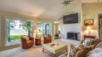 Smart TV, fireplace, video games, DVD player