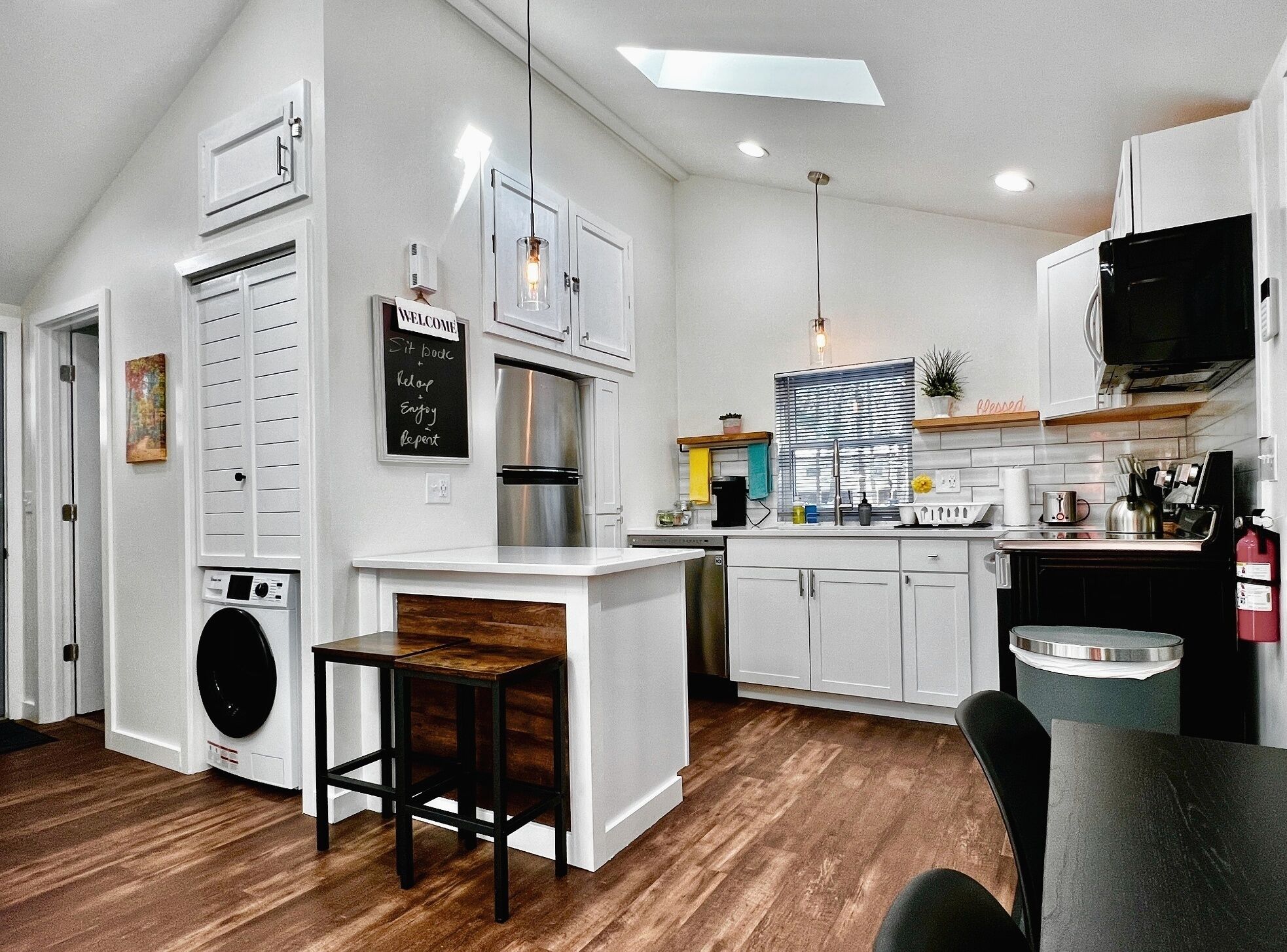 雪櫃、微波爐、焗爐、爐具