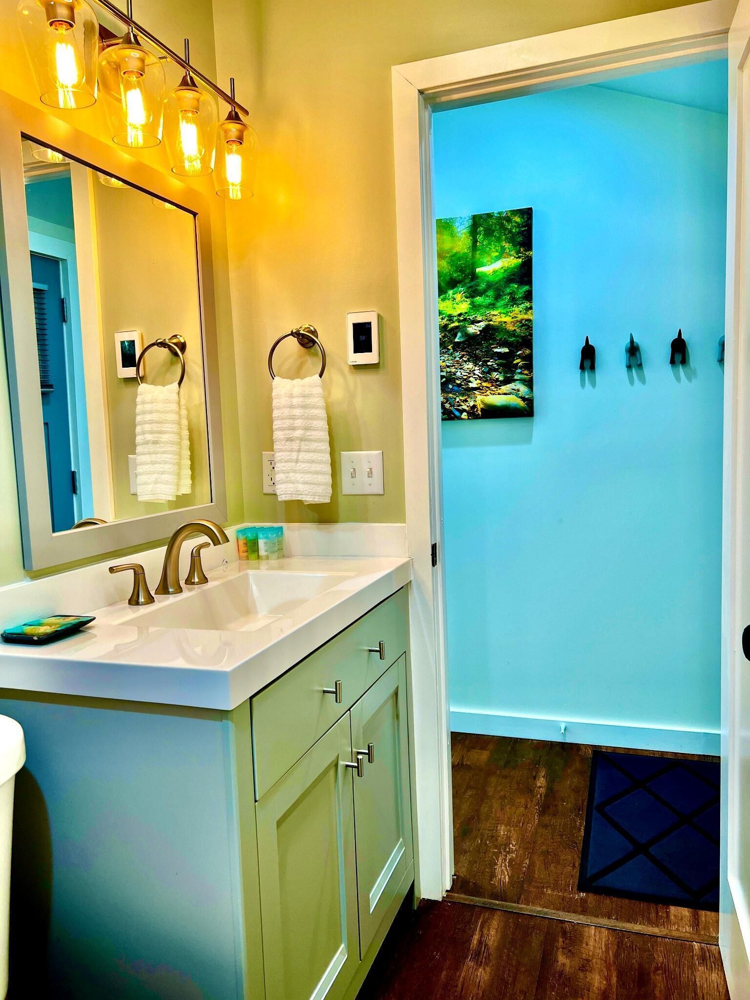 Badkar/dusch, hårtork, handdukar och tvål