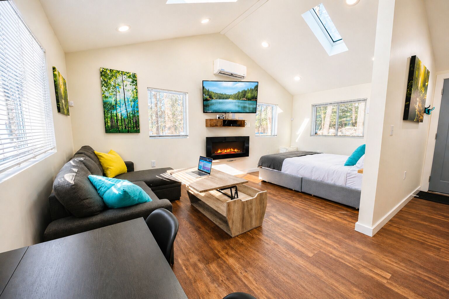 1 habitación, tabla de planchar con plancha, wifi y ropa de cama 