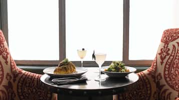 2 restaurantes; se sirven desayunos