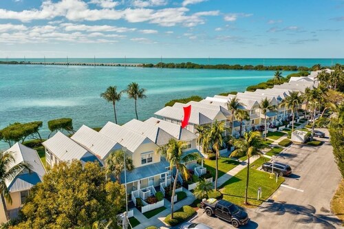Oceanfront Tiny Villa in the Heart of the FL Keys