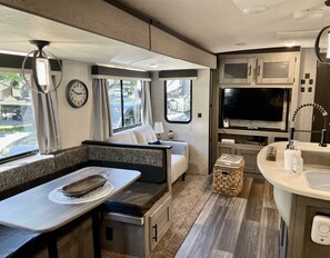 Smart TV - Cozy Camp In Flat Rock, Hendersonville NC (Flat Rock)