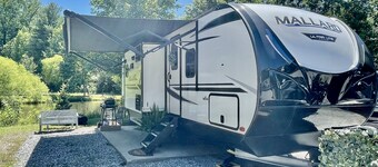 Cozy Camp In Flat Rock, Hendersonville NC
